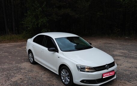 Volkswagen Jetta VI, 2013 год, 1 000 000 рублей, 1 фотография
