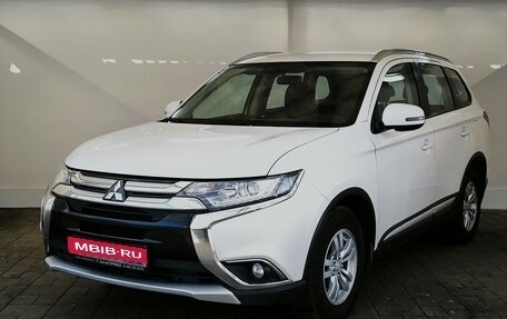 Mitsubishi Outlander III рестайлинг 3, 2018 год, 1 840 000 рублей, 1 фотография
