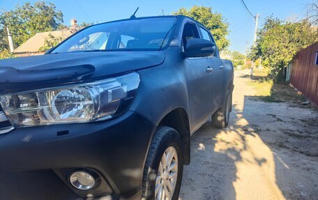 Toyota Hilux VIII, 2015 год, 1 850 000 рублей, 2 фотография