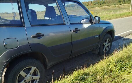 Chevrolet Niva I рестайлинг, 2013 год, 550 000 рублей, 4 фотография