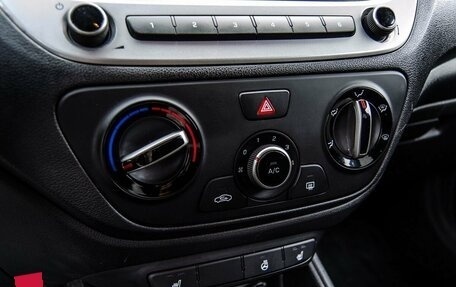 Hyundai Solaris II рестайлинг, 2018 год, 1 400 000 рублей, 19 фотография
