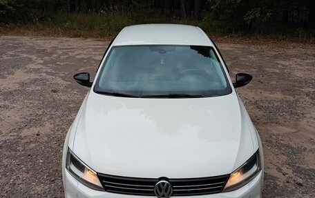 Volkswagen Jetta VI, 2013 год, 1 000 000 рублей, 2 фотография