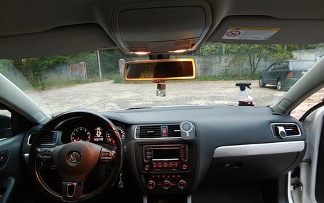 Volkswagen Jetta VI, 2013 год, 1 000 000 рублей, 22 фотография