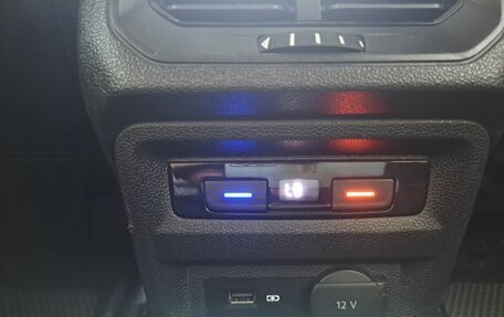 Volkswagen Tiguan II, 2020 год, 2 200 000 рублей, 20 фотография