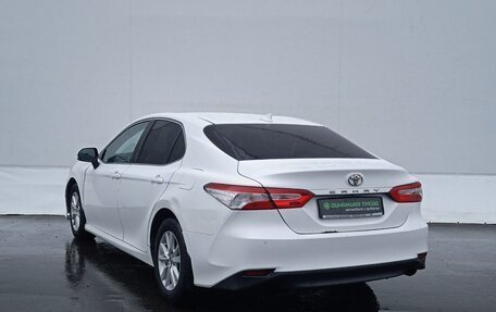 Toyota Camry, 2019 год, 1 650 000 рублей, 6 фотография