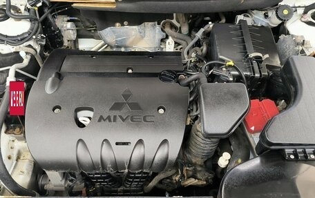 Mitsubishi Outlander III рестайлинг 3, 2018 год, 1 840 000 рублей, 14 фотография