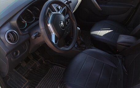 Renault Logan II, 2018 год, 480 000 рублей, 7 фотография