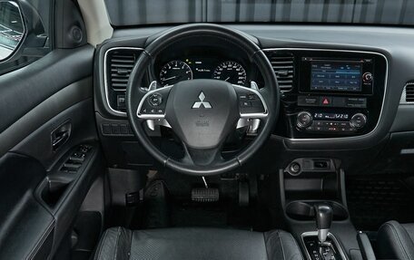 Mitsubishi Outlander III рестайлинг 3, 2014 год, 1 449 000 рублей, 8 фотография