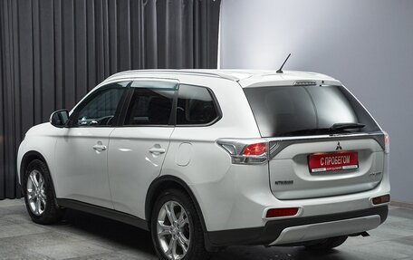 Mitsubishi Outlander III рестайлинг 3, 2014 год, 1 449 000 рублей, 6 фотография