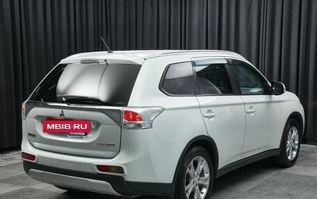 Mitsubishi Outlander III рестайлинг 3, 2014 год, 1 449 000 рублей, 4 фотография