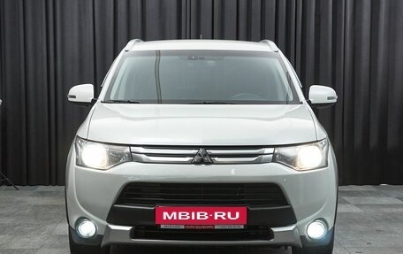 Mitsubishi Outlander III рестайлинг 3, 2014 год, 1 449 000 рублей, 2 фотография