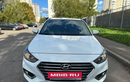Hyundai Solaris II рестайлинг, 2018 год, 1 400 000 рублей, 2 фотография