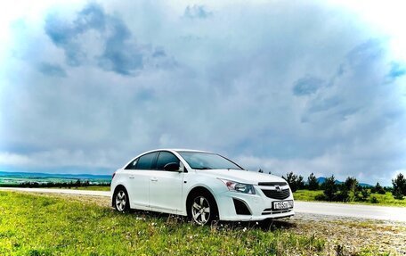 Chevrolet Cruze II, 2013 год, 780 000 рублей, 4 фотография