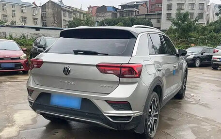Volkswagen T-Roc I, 2022 год, 1 800 222 рублей, 3 фотография