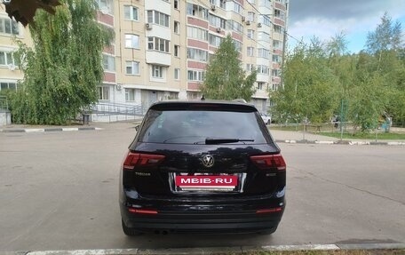 Volkswagen Tiguan II, 2018 год, 2 280 000 рублей, 2 фотография