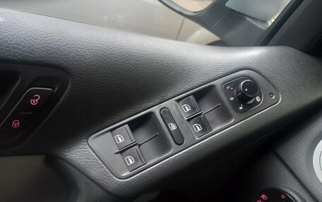 Volkswagen Tiguan I, 2010 год, 820 000 рублей, 11 фотография