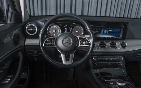 Mercedes-Benz E-Класс, 2019 год, 3 059 000 рублей, 13 фотография