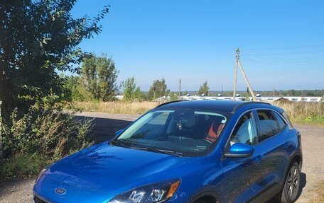 Ford Escape, 2021 год, 1 700 000 рублей, 2 фотография
