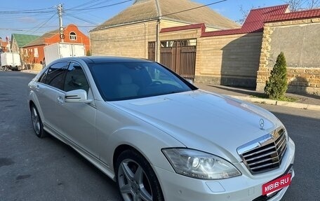 Mercedes-Benz S-Класс, 2010 год, 2 500 000 рублей, 2 фотография