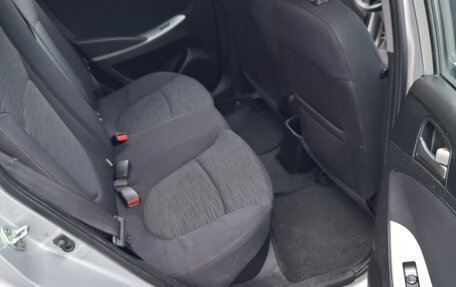Hyundai Solaris II рестайлинг, 2016 год, 800 000 рублей, 11 фотография