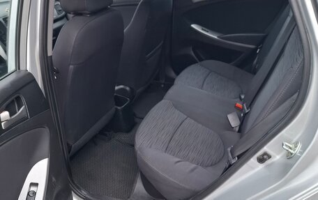 Hyundai Solaris II рестайлинг, 2016 год, 800 000 рублей, 12 фотография
