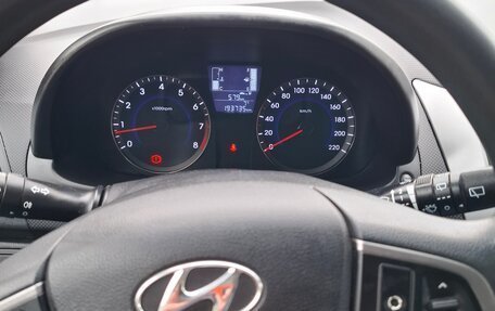 Hyundai Solaris II рестайлинг, 2016 год, 800 000 рублей, 13 фотография