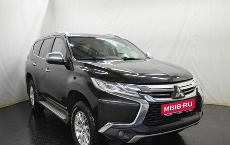 Mitsubishi Pajero Sport III рестайлинг, 2017 год, 2 195 000 рублей, 3 фотография