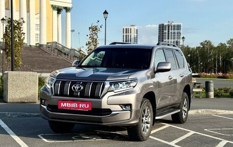 Toyota Land Cruiser Prado 150 рестайлинг 2, 2018 год, 6 750 000 рублей, 3 фотография