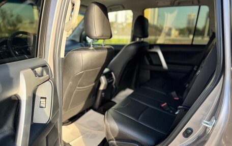 Toyota Land Cruiser Prado 150 рестайлинг 2, 2018 год, 6 750 000 рублей, 29 фотография