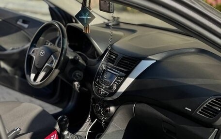 Hyundai Solaris II рестайлинг, 2011 год, 530 000 рублей, 7 фотография