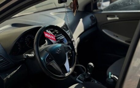 Hyundai Solaris II рестайлинг, 2011 год, 530 000 рублей, 6 фотография