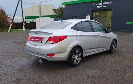 Hyundai Solaris II рестайлинг, 2012 год, 700 000 рублей, 3 фотография