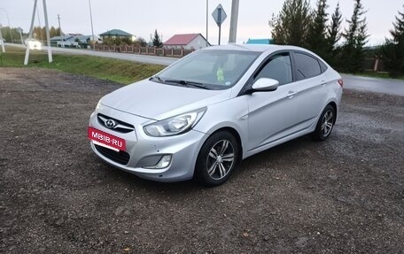 Hyundai Solaris II рестайлинг, 2012 год, 700 000 рублей, 7 фотография