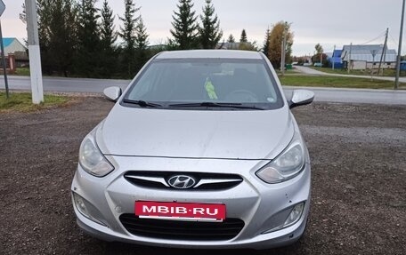 Hyundai Solaris II рестайлинг, 2012 год, 700 000 рублей, 6 фотография