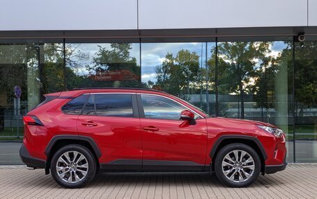 Toyota RAV4, 2022 год, 3 490 000 рублей, 6 фотография