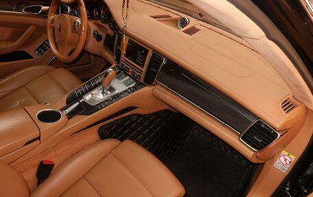 Porsche Panamera II рестайлинг, 2011 год, 2 800 000 рублей, 8 фотография