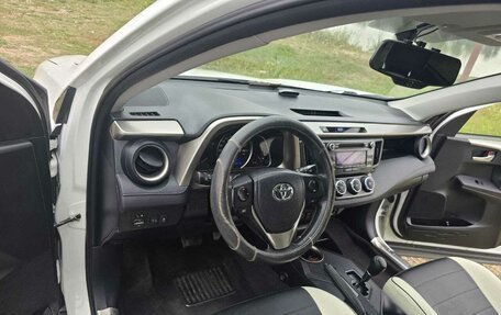 Toyota RAV4, 2015 год, 2 200 000 рублей, 2 фотография