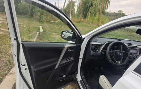 Toyota RAV4, 2015 год, 2 200 000 рублей, 15 фотография