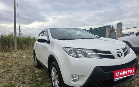 Toyota RAV4, 2015 год, 2 200 000 рублей, 13 фотография