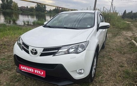 Toyota RAV4, 2015 год, 2 200 000 рублей, 12 фотография