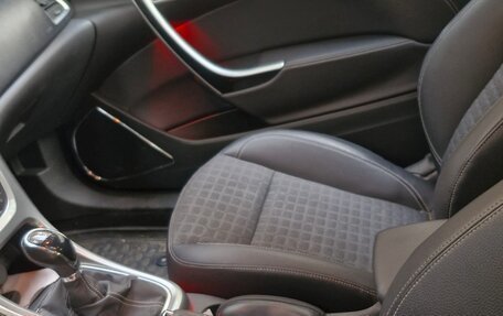 Opel Astra J, 2013 год, 700 000 рублей, 4 фотография