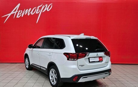 Mitsubishi Outlander III рестайлинг 3, 2019 год, 1 915 000 рублей, 3 фотография