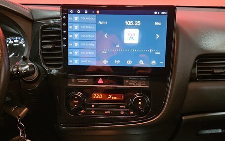 Mitsubishi Outlander III рестайлинг 3, 2019 год, 1 915 000 рублей, 11 фотография