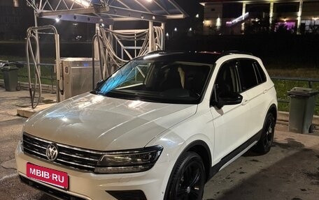 Volkswagen Tiguan II, 2019 год, 2 600 000 рублей, 1 фотография