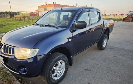 Mitsubishi L200 IV рестайлинг, 2011 год, 835 000 рублей, 2 фотография