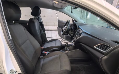 Hyundai Solaris II рестайлинг, 2017 год, 750 000 рублей, 9 фотография