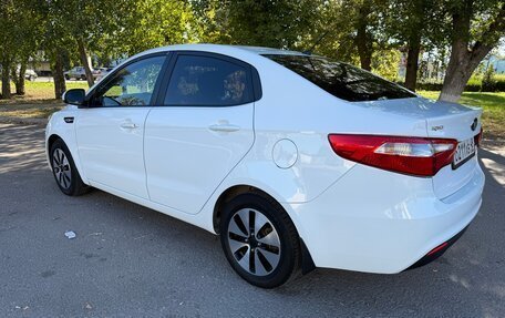 KIA Rio III рестайлинг, 2014 год, 880 000 рублей, 5 фотография