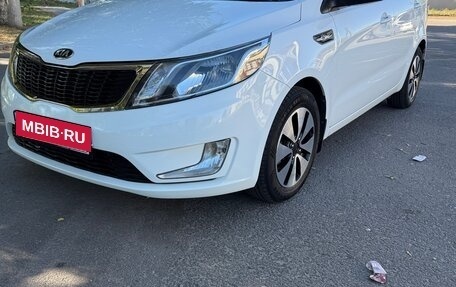 KIA Rio III рестайлинг, 2014 год, 880 000 рублей, 2 фотография