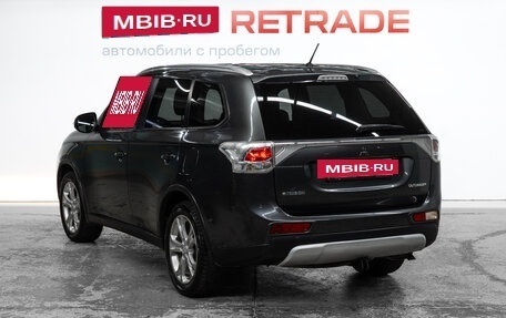 Mitsubishi Outlander III рестайлинг 3, 2014 год, 1 241 000 рублей, 8 фотография