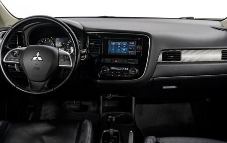 Mitsubishi Outlander III рестайлинг 3, 2014 год, 1 241 000 рублей, 19 фотография